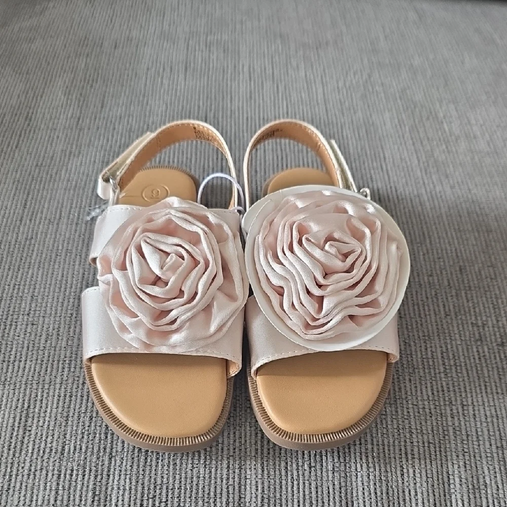 Cat & Jack Kids Sandals with Cream‎ Floral Accent, NWOT, Size 9.